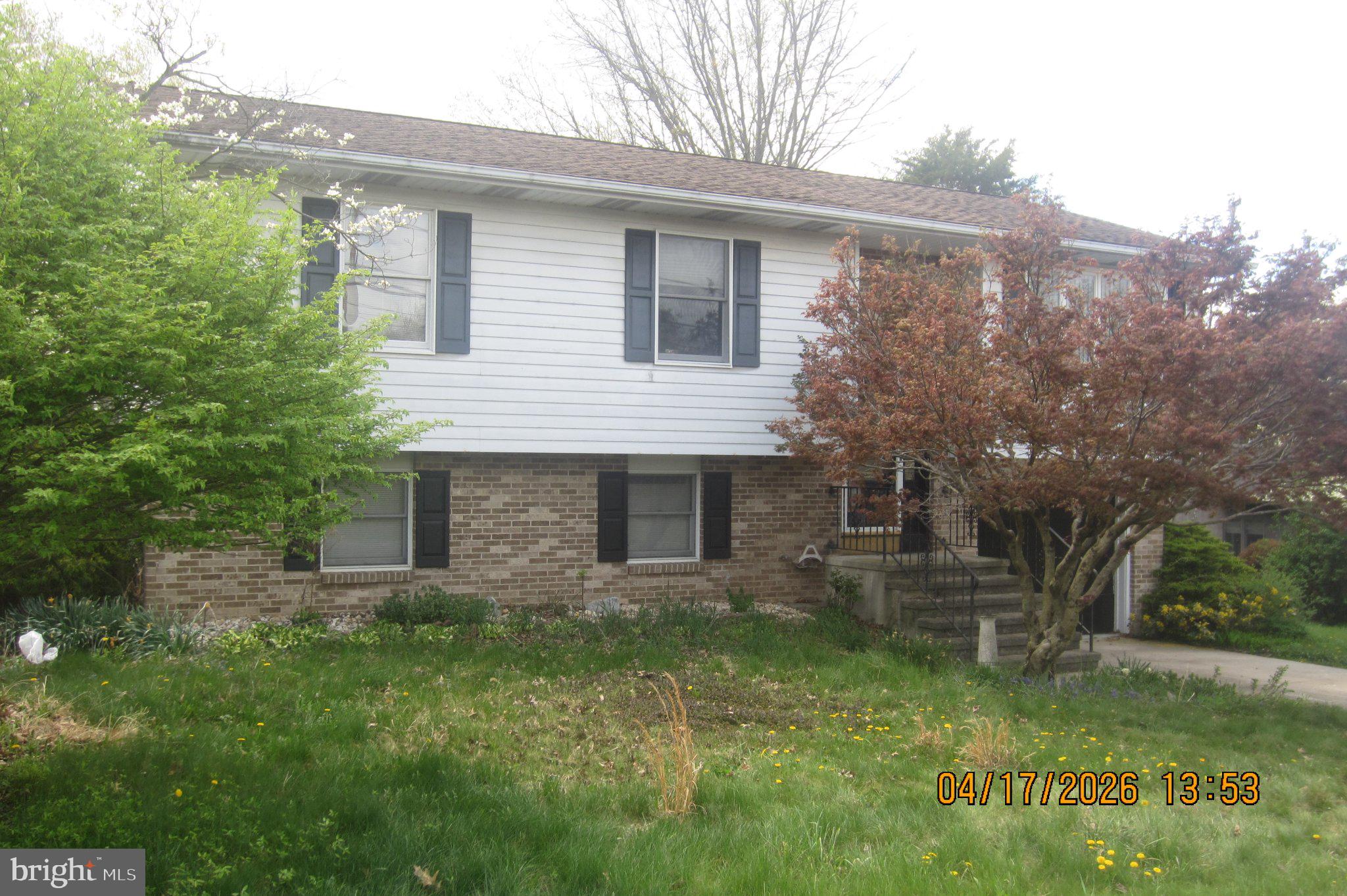 312 Sarhelm Road Harrisburg, PA 17112 - Photo 5 of 62 Charming split-level home with greenery.