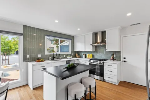 $999,998 | 21476 Orange Avenue, Castro Valley, CA 94546