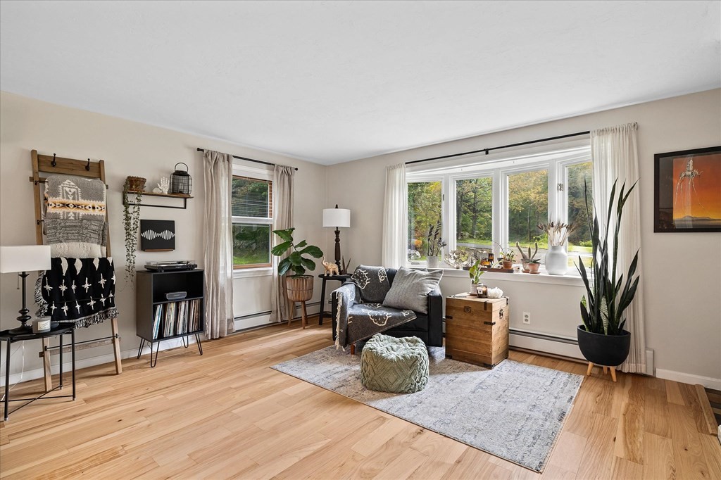103 Hastings Road Spencer, MA 01562 - Photo 9 of 38 Gallery Image 9