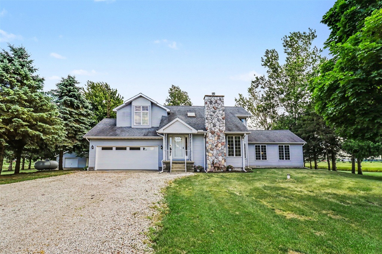 9349 Ostrander Road Maybee, MI 48159 - Photo 2 of 39