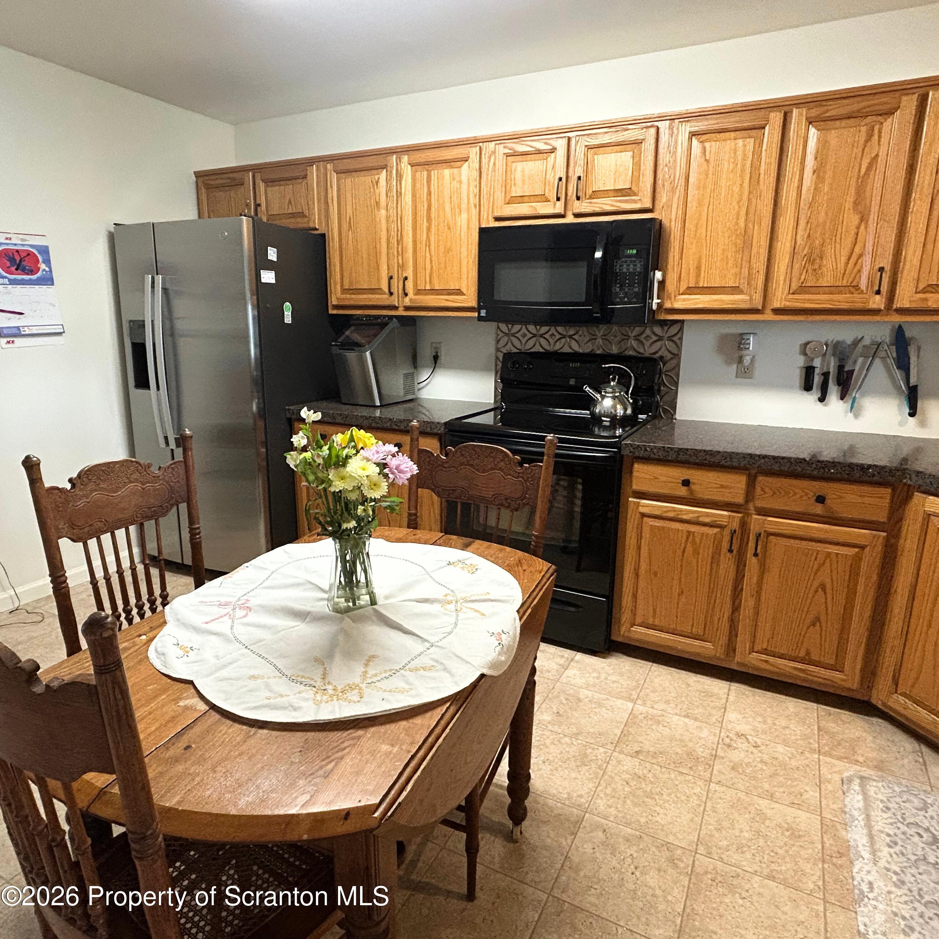 515 Howertown Road Northampton, PA 18067 - Photo 6 of 26 Kitchen