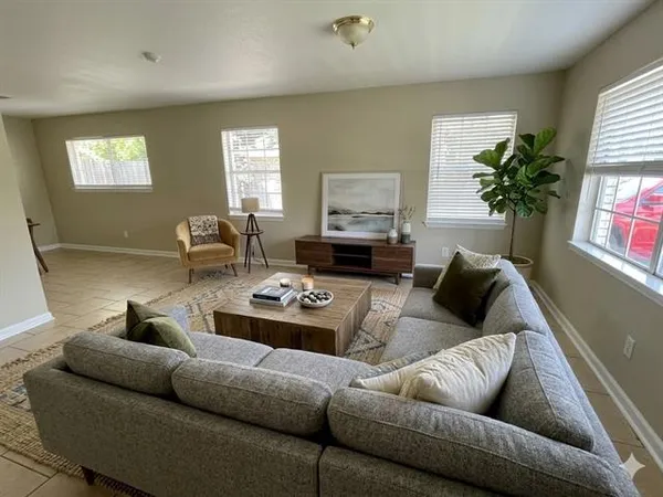 $2,300 | 2001 St Nick Drive, New Orleans, LA 70131