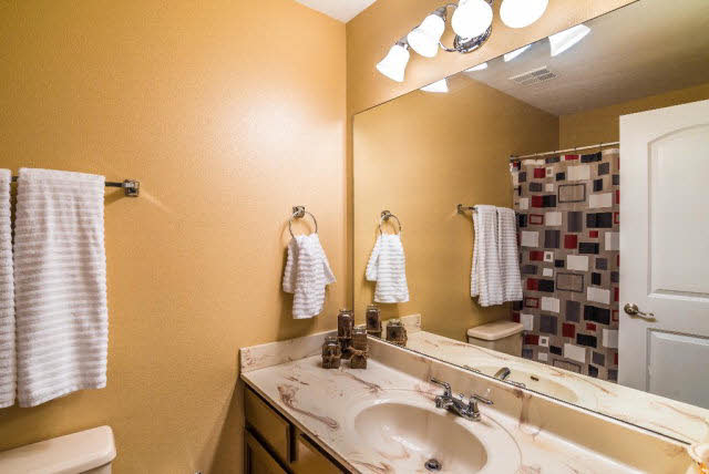 509 Linda Court Foley, AL 36535 - Photo 19 of 28 Master Bathroom