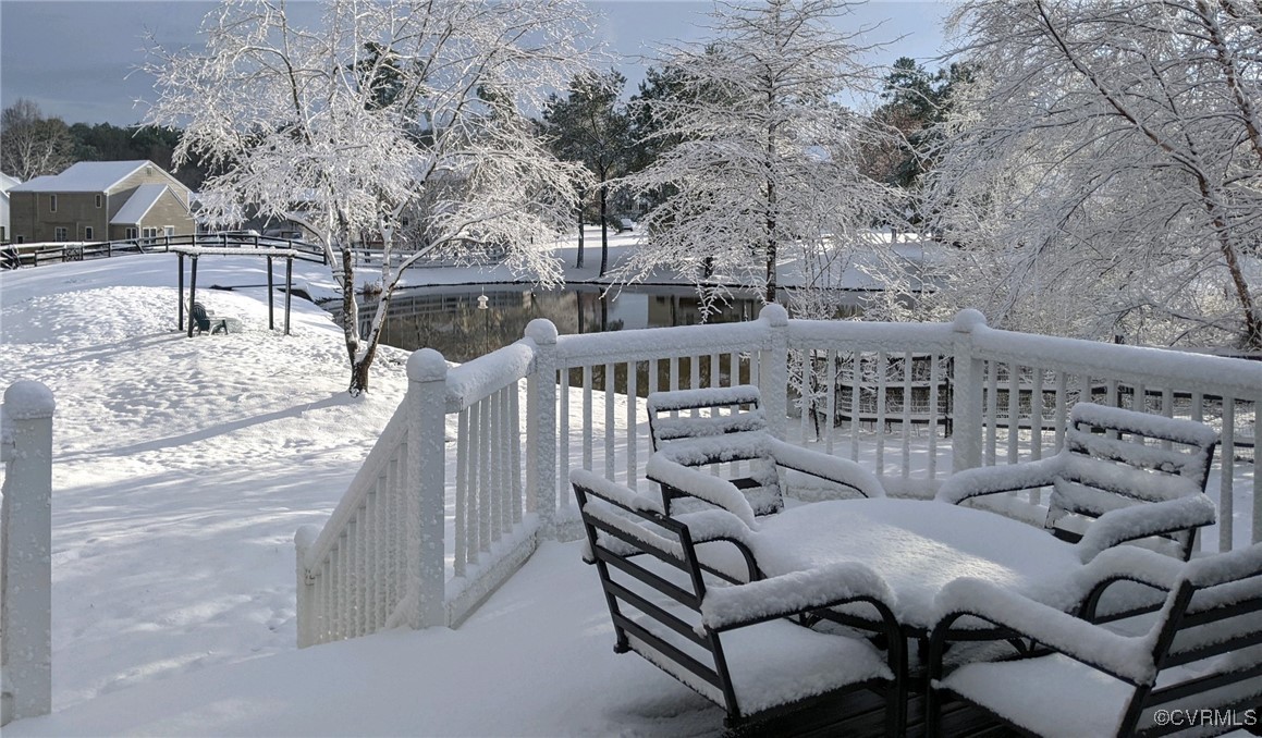 11400 Bailey Mountain Trail Midlothian, VA 23112 - Photo 19 of 41 a view of a chairs and table in the terrace