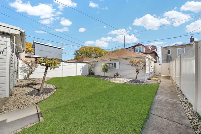 $299,900 | 5611 South Monitor Avenue, Chicago, IL 60638