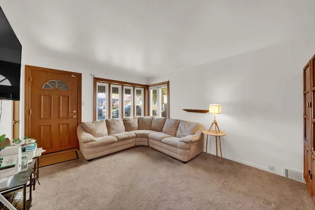 $299,900 | 5611 South Monitor Avenue, Chicago, IL 60638