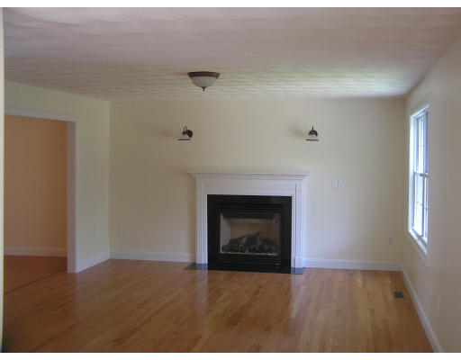 53 Spring Street Wakefield, MA 01880 - Photo 3 of 9 Gallery Image 3