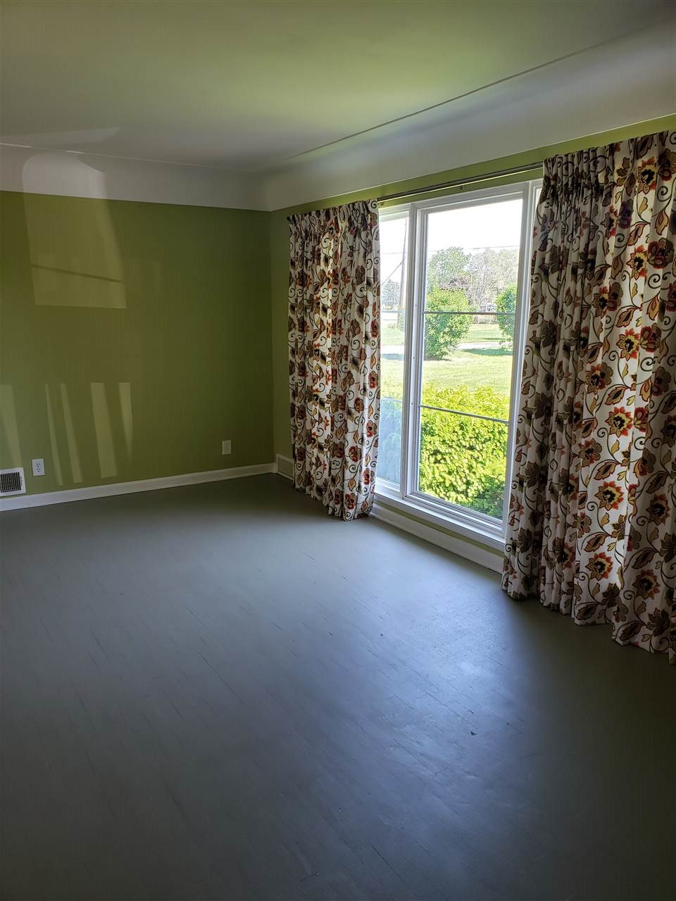 4077 Beecher Road Flint, MI 48532 - Photo 5 of 45 31382915-4.JPG