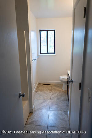 2120 Pollard Road Lansing, MI 48911 - Photo 10 of 11 Pollard Bath2