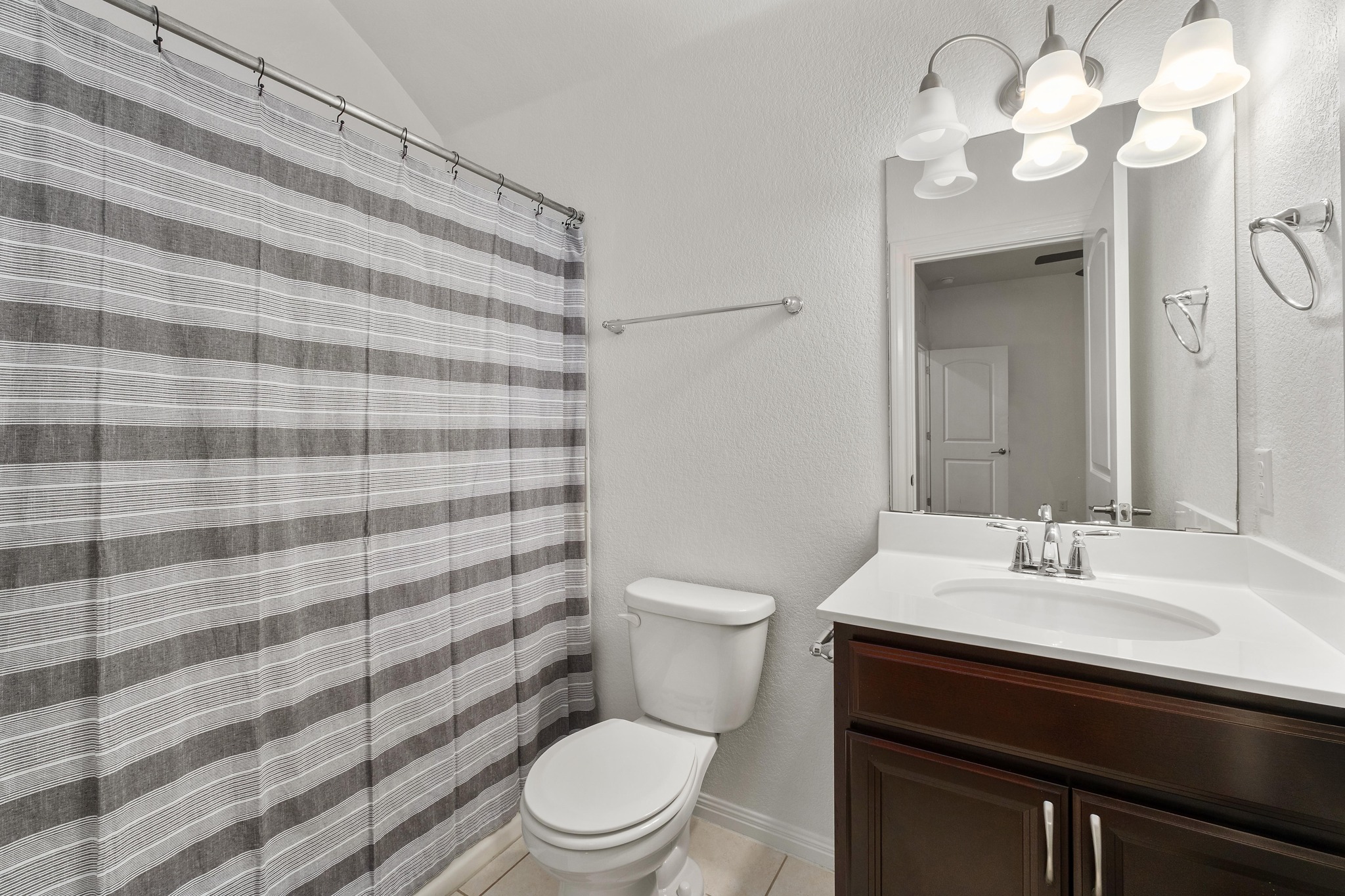 15905 Windroot Street Austin, TX 78728 - Photo 19 of 30 Ensuite bath