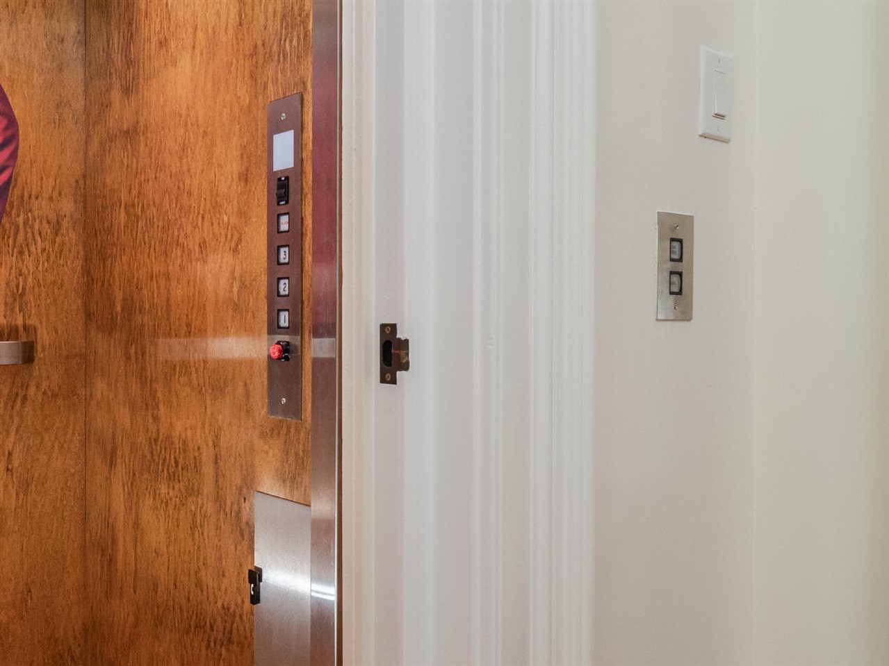 2812 Manning Place Raleigh, NC 27608 - Photo 16 of 29 Elevator