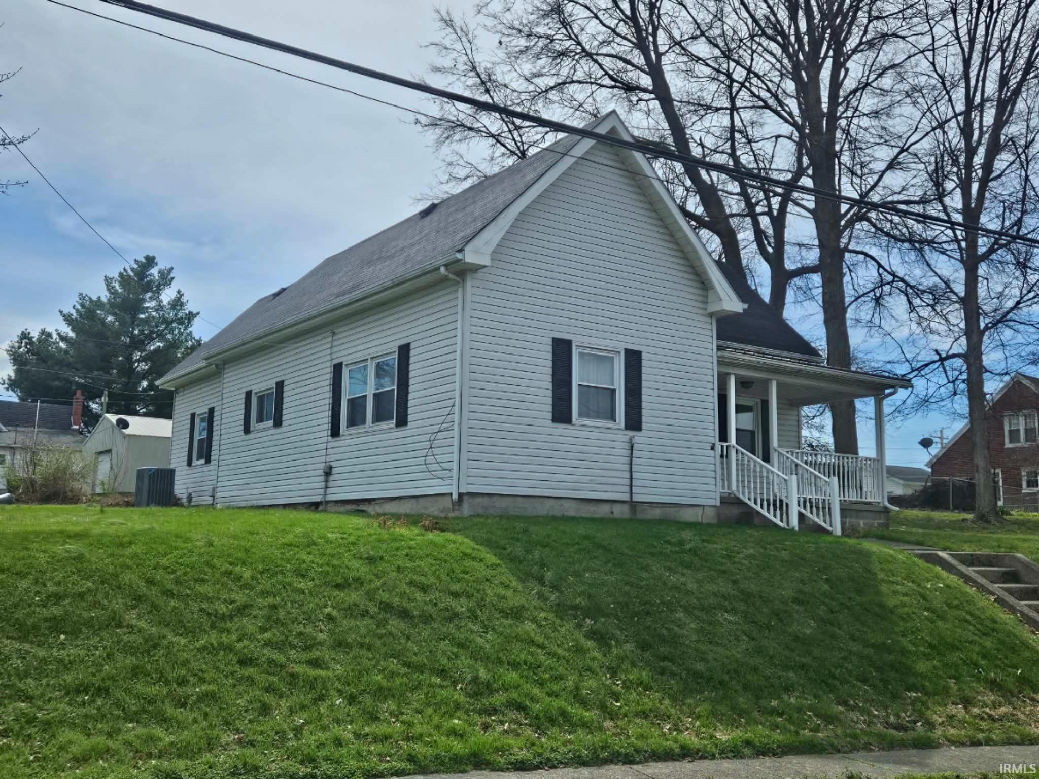 1107 State Street Washington, IN 47501 - Photo 2 of 28
