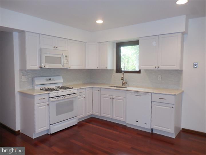 8 Switlik Road Hamilton Square, NJ 08690 - Photo 3 of 16 Kitchen