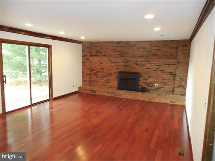 8 Switlik Road Hamilton Square, NJ 08690 - Photo 6 of 16 Family Room