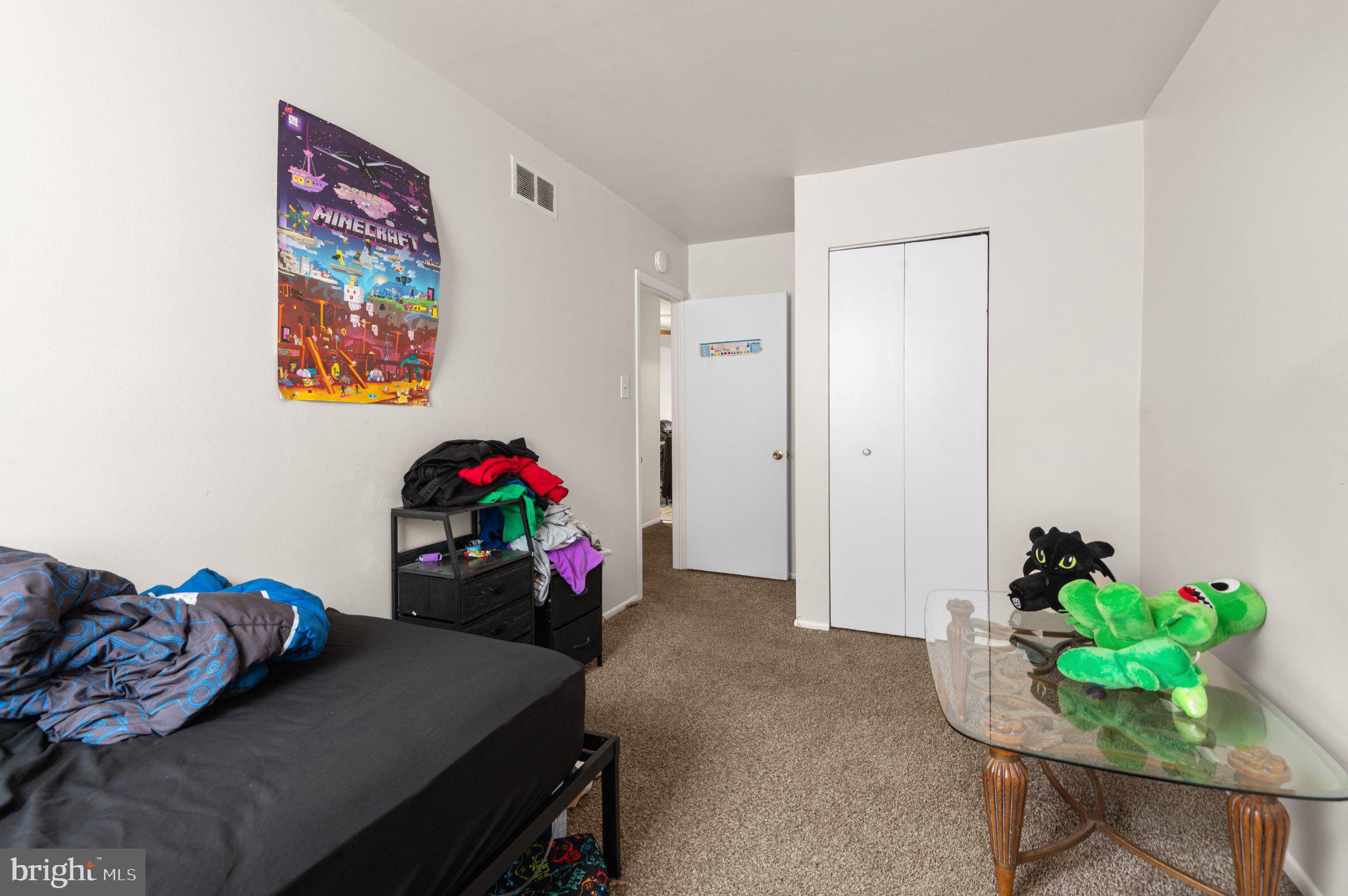 1003 Red Lion Road Philadelphia, PA 19115 - Photo 21 of 26 Cozy room with playful decor.