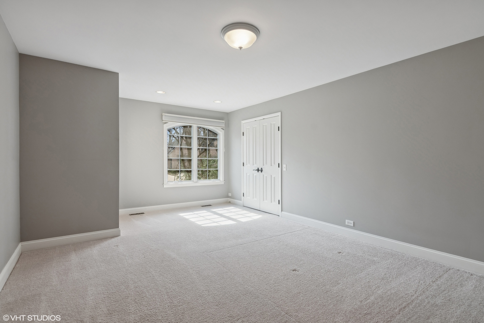 1364 Turvey Road Downers Grove, IL 60515 - Photo 26 of 35 a view of an empty room with a window