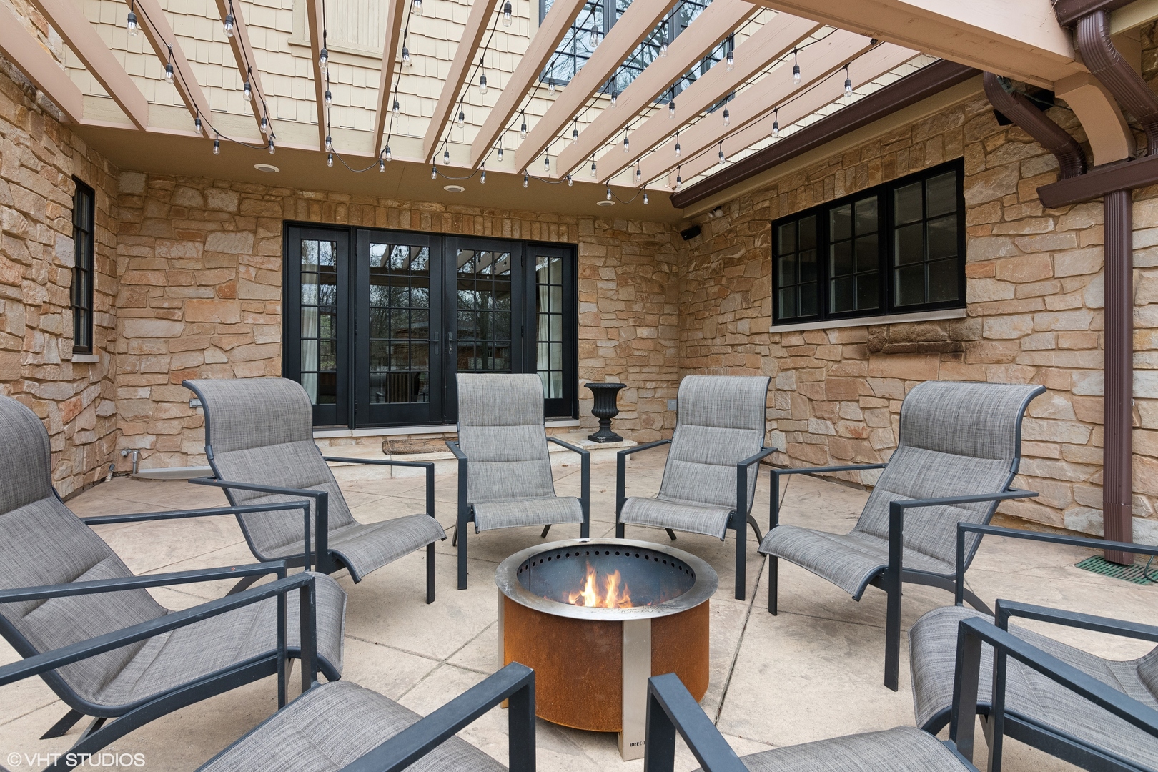1364 Turvey Road Downers Grove, IL 60515 - Photo 5 of 35 a building outdoor space with patio furniture and potted plants