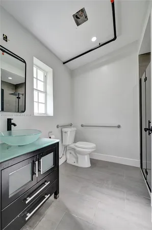 $1,700 | 1085 Northeast 126th Street, Unit 2, North Miami, FL 33161