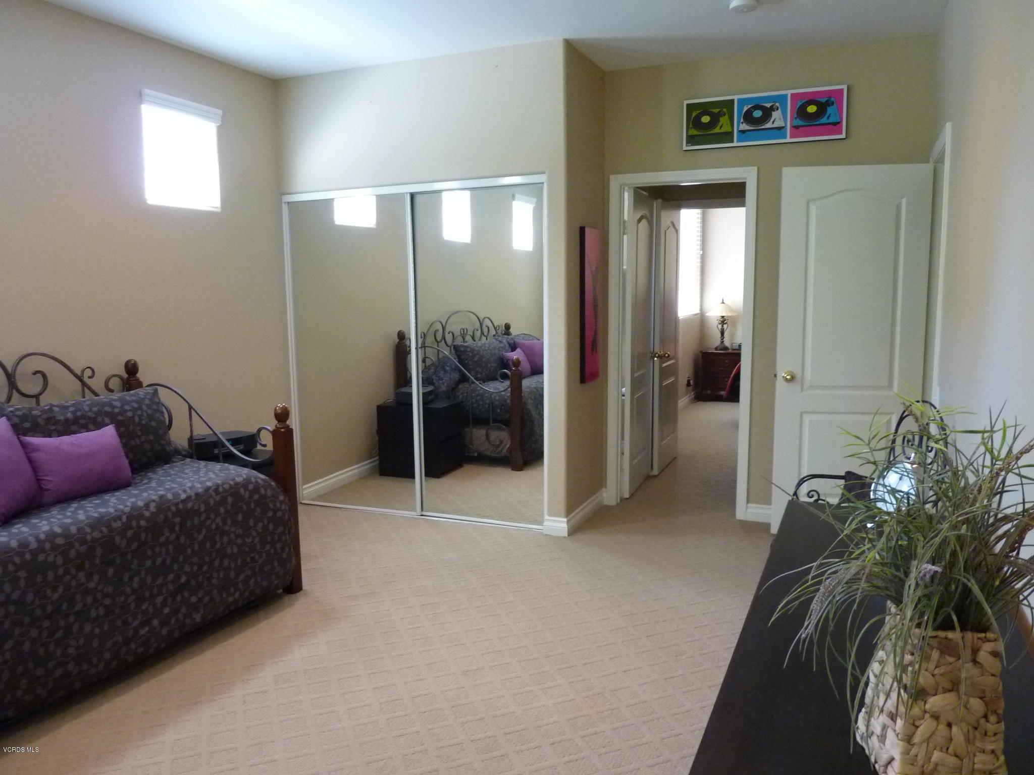 11721 Pinedale Road Moorpark, CA 93021 - Photo 29 of 35 Bedroom 3 jack n jill