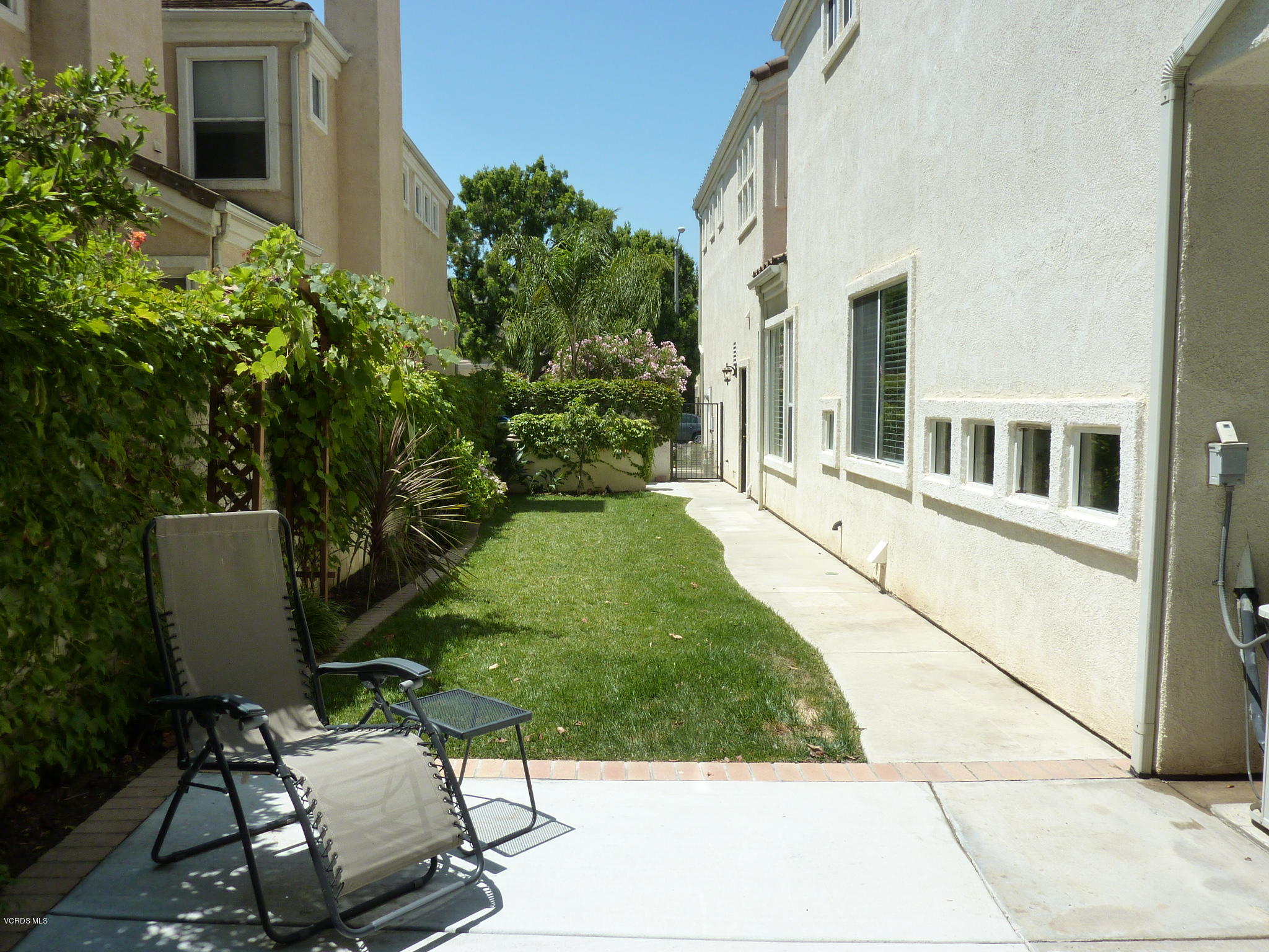 11721 Pinedale Road Moorpark, CA 93021 - Photo 34 of 35 Side yard 1