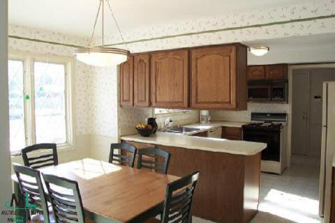1021 Bishop Road Grosse Pointe, MI 48230 - Photo 6 of 9 854228-5.JPG