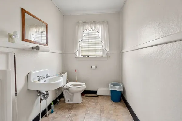 $399,000 | 391 Onset Avenue, Wareham, MA 02558