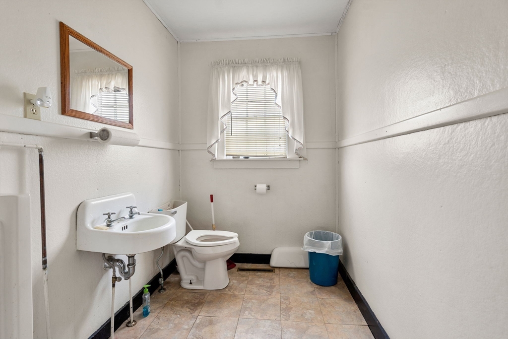 391 Onset Avenue Wareham, MA 02558 - Photo 17 of 30