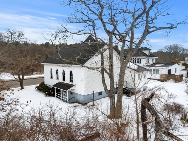 $399,000 | 391 Onset Avenue, Wareham, MA 02558