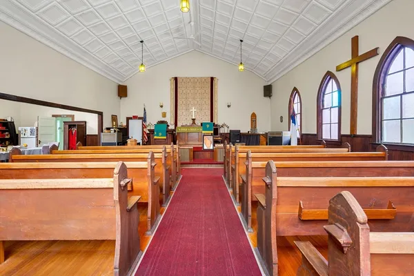 $399,000 | 391 Onset Avenue, Wareham, MA 02558