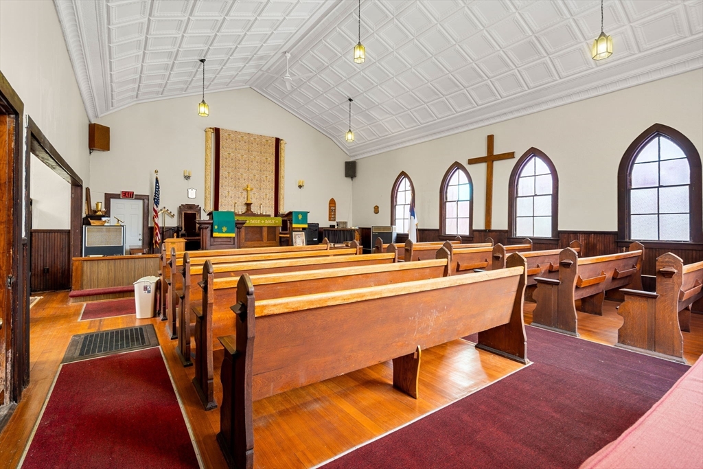 391 Onset Avenue Wareham, MA 02558 - Photo 9 of 30