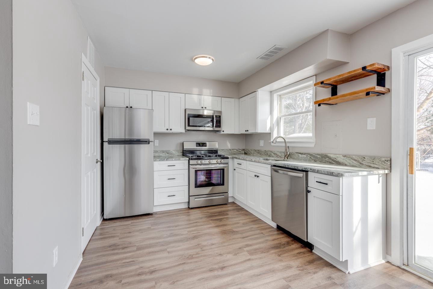 65 Eaves Mill Road Medford, NJ 08055 - Photo 17 of 46 Kitchen fully renovated