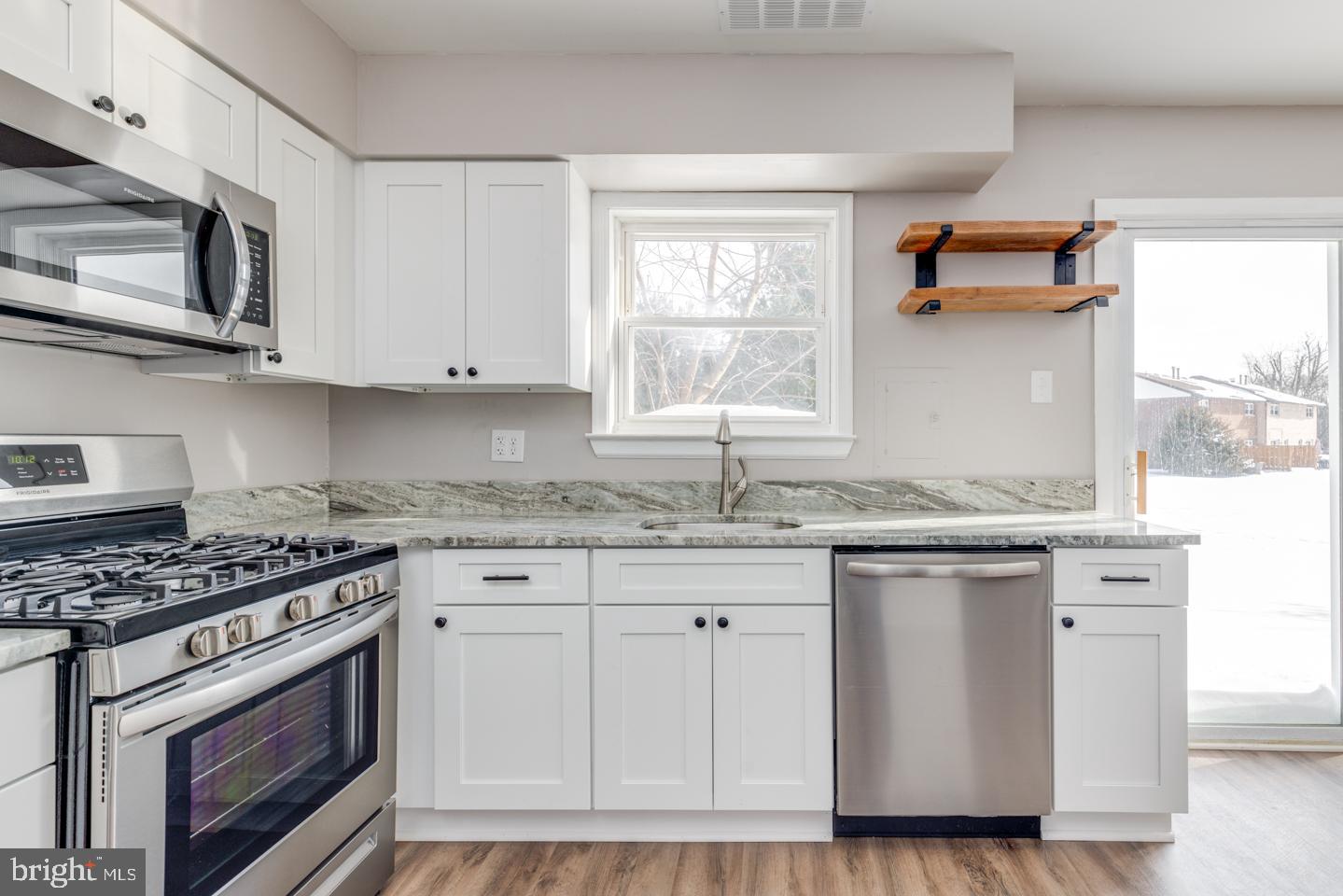 65 Eaves Mill Road Medford, NJ 08055 - Photo 21 of 46 Stainless appliances
