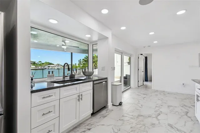 $1,399,990 | 340 Palm Island Northeast, Clearwater Beach, FL 33767