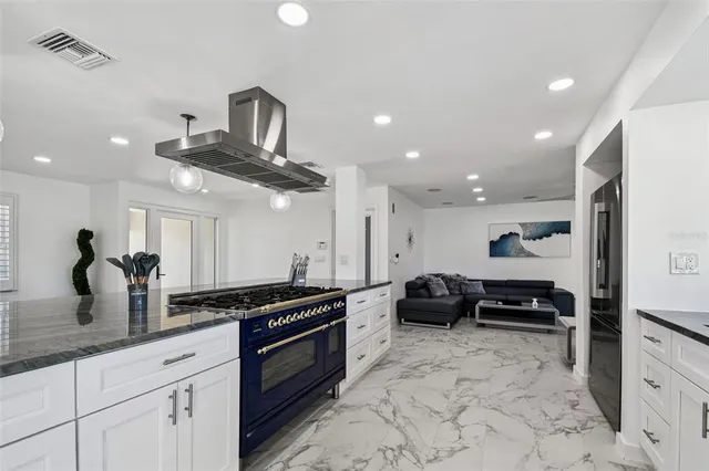 $1,399,990 | 340 Palm Island Northeast, Clearwater Beach, FL 33767