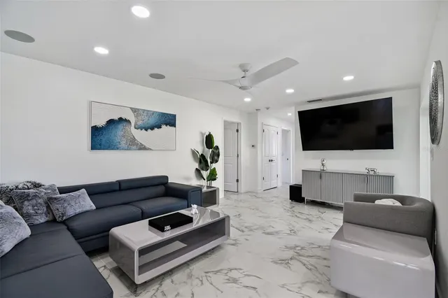 $1,399,990 | 340 Palm Island Northeast, Clearwater Beach, FL 33767