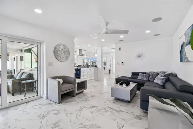 $1,399,990 | 340 Palm Island Northeast, Clearwater Beach, FL 33767