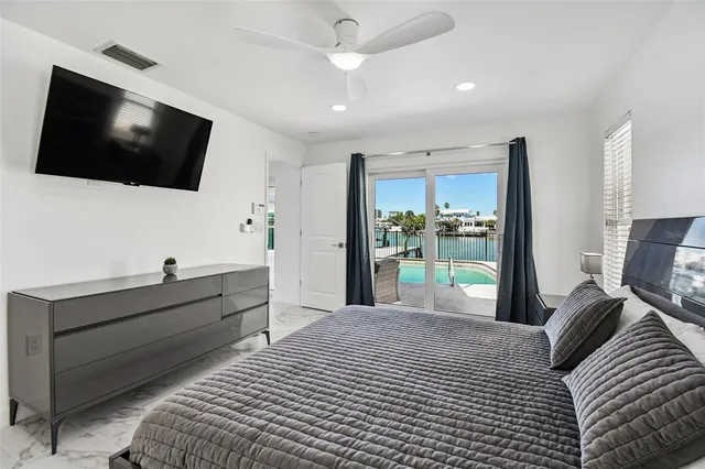 $1,399,990 | 340 Palm Island Northeast, Clearwater Beach, FL 33767