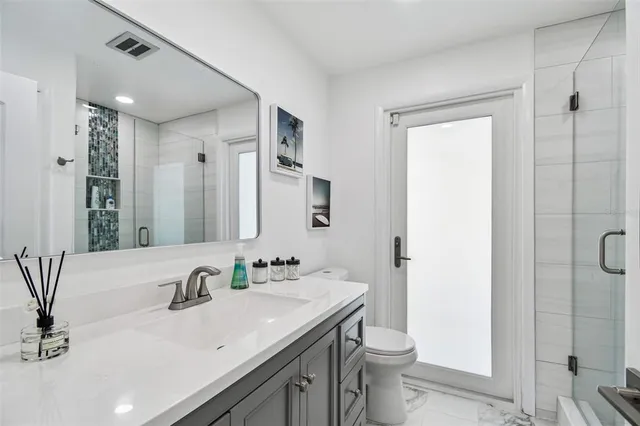 $1,399,990 | 340 Palm Island Northeast, Clearwater Beach, FL 33767