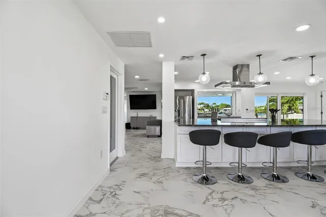 $1,399,990 | 340 Palm Island Northeast, Clearwater Beach, FL 33767