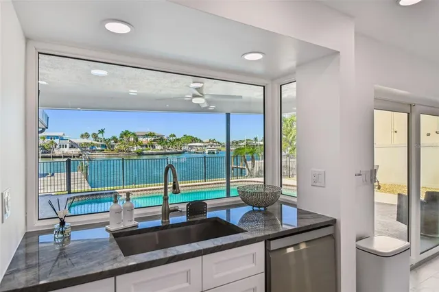 $1,399,990 | 340 Palm Island Northeast, Clearwater Beach, FL 33767