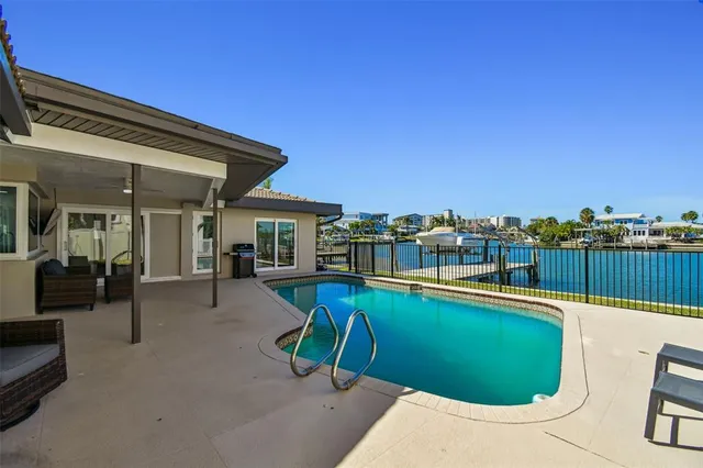 $1,399,990 | 340 Palm Island Northeast, Clearwater Beach, FL 33767