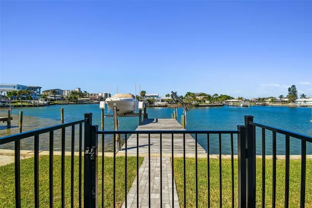 $1,399,990 | 340 Palm Island Northeast, Clearwater Beach, FL 33767