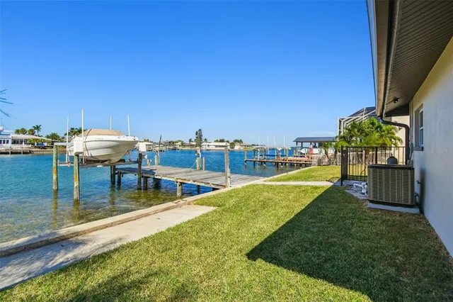 $1,399,990 | 340 Palm Island Northeast, Clearwater Beach, FL 33767