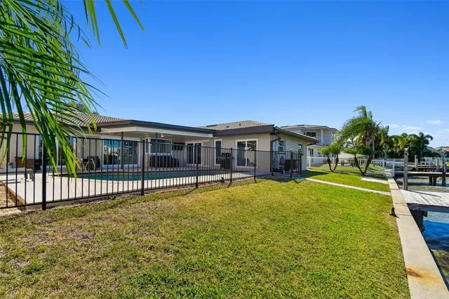 $1,399,990 | 340 Palm Island Northeast, Clearwater Beach, FL 33767