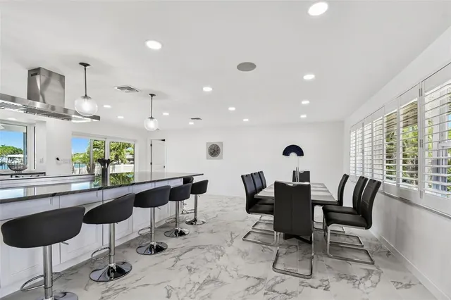 $1,399,990 | 340 Palm Island Northeast, Clearwater Beach, FL 33767