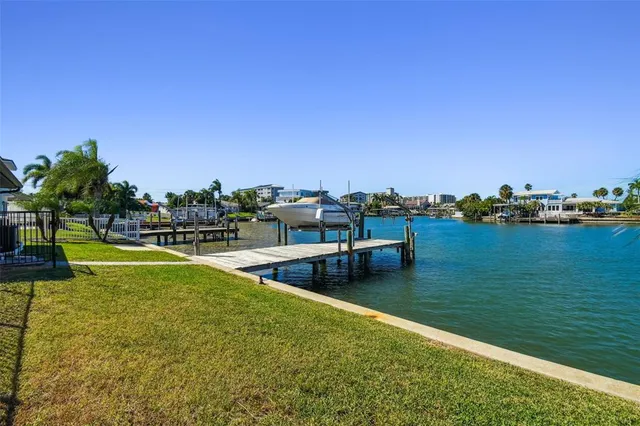 $1,399,990 | 340 Palm Island Northeast, Clearwater Beach, FL 33767