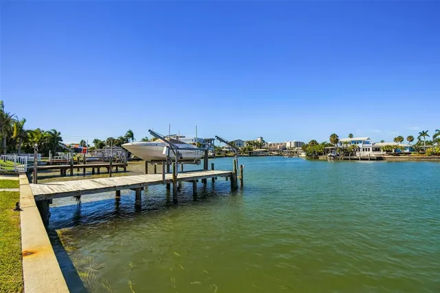 $1,399,990 | 340 Palm Island Northeast, Clearwater Beach, FL 33767