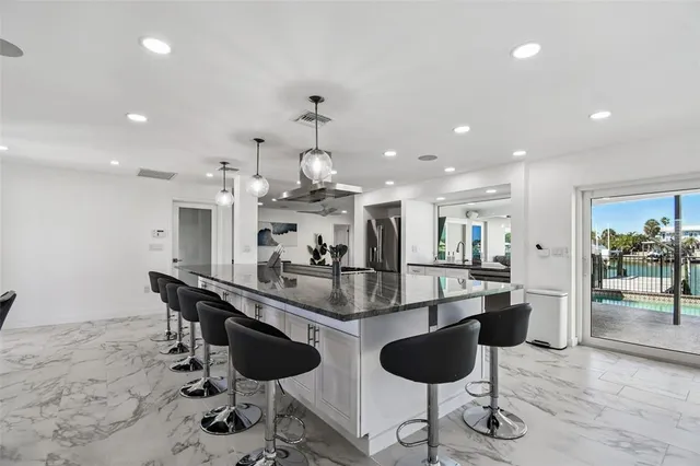 $1,399,990 | 340 Palm Island Northeast, Clearwater Beach, FL 33767