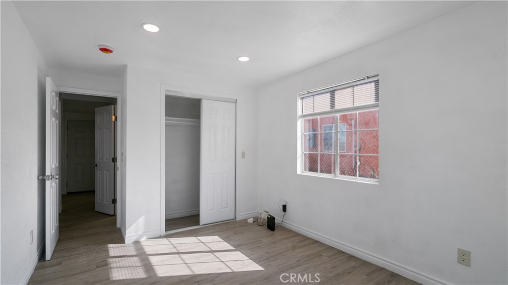 5827 Old Woman Springs Road Johnson Valley, CA 92285 - Photo 21 of 36 an empty room with windows