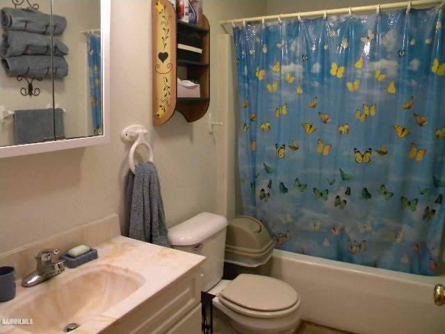 1875 East Currier Road Freeport, IL 61032 - Photo 13 of 25 Gallery Image 13